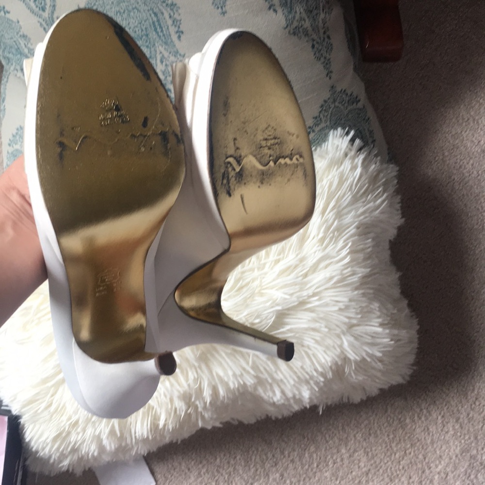 White Pearl Color Heels - Picture 4 of 8